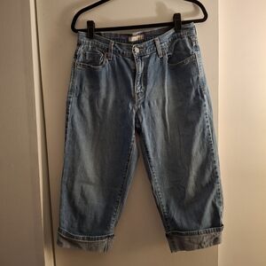 Levi's Women's Light Blue Boyfriend Cropped Jeans